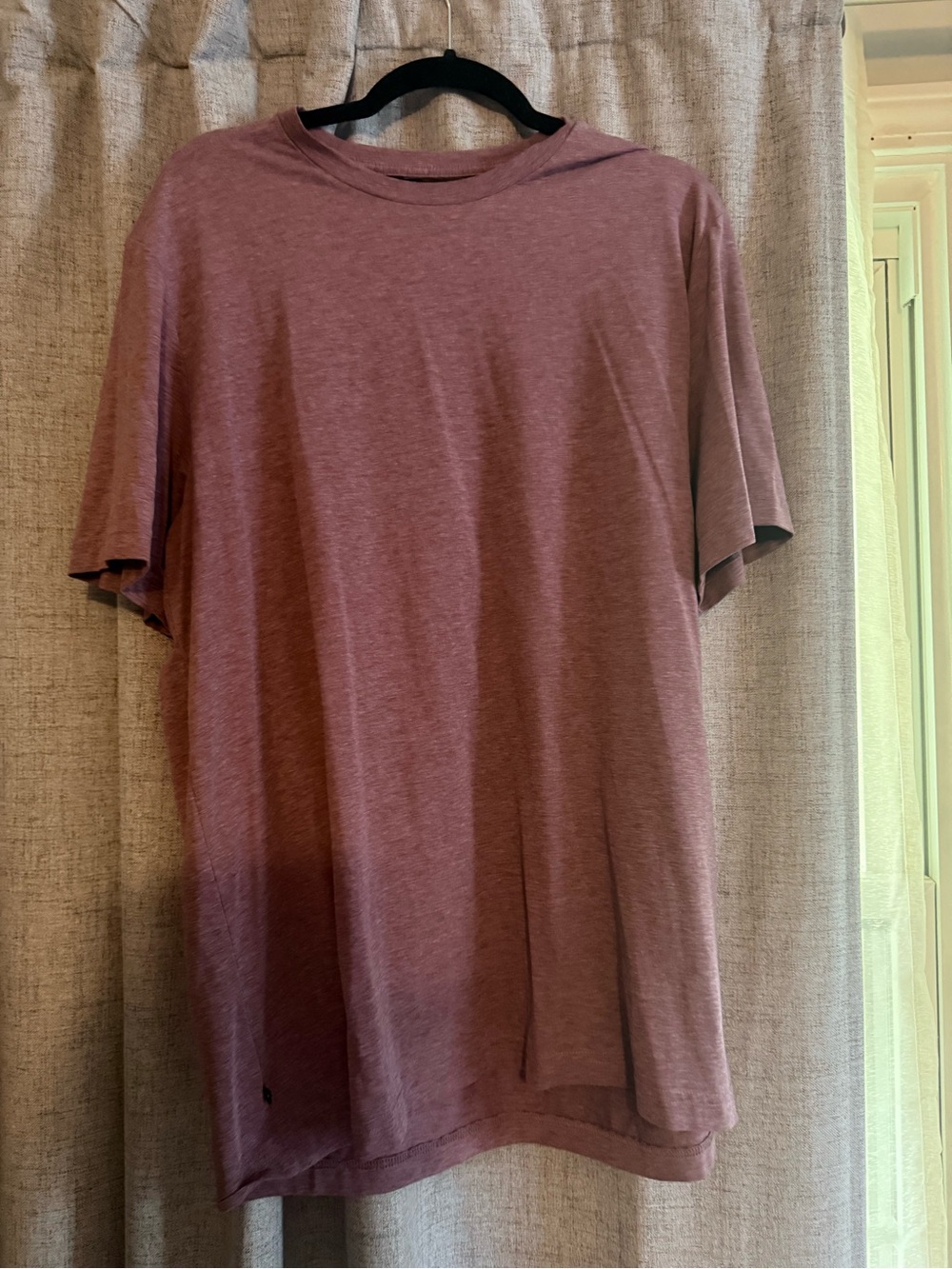 Travis Mathew Short-Sleeve Crewneck Tee in Mauve